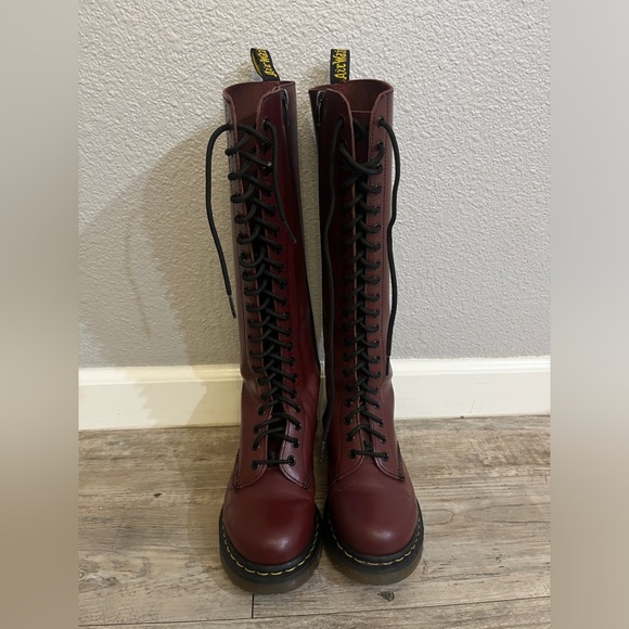 Dr Doc Martens Womens Size 5 Oxblood Red Leather Calf 20 Eyelet Boots - Picture 4 of 12